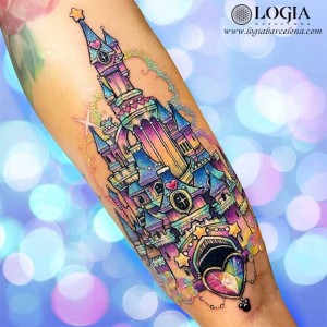 tatuaje-brazo-castillo-logiabarcelona-lilian-raya   